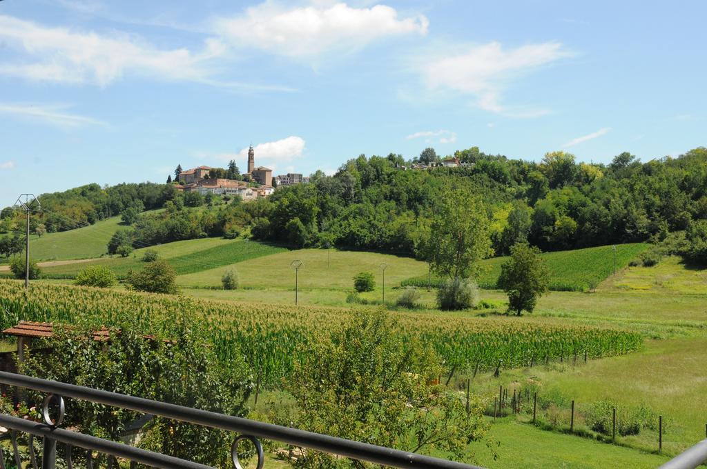 B&B La Coccarda CastellʼAlfero Kültér fotó